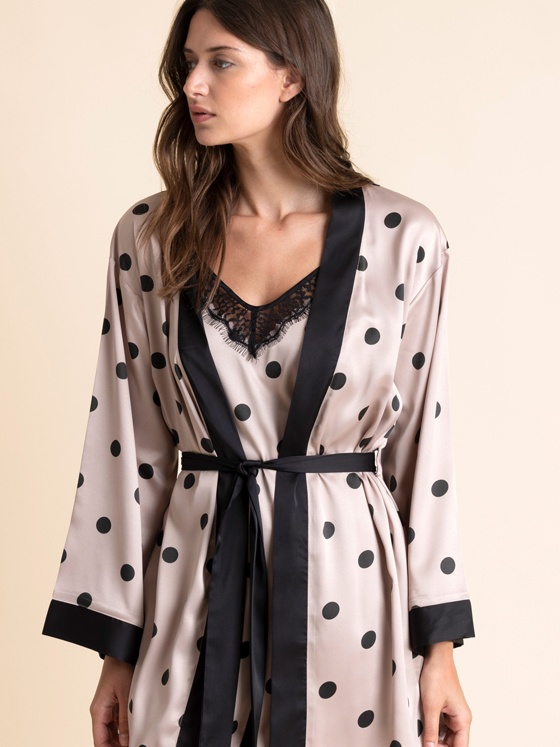 BATA SEÑORA ELEGANTE LUNARES ADMAS 67002