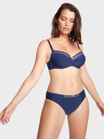 Azul arroxeado escuro