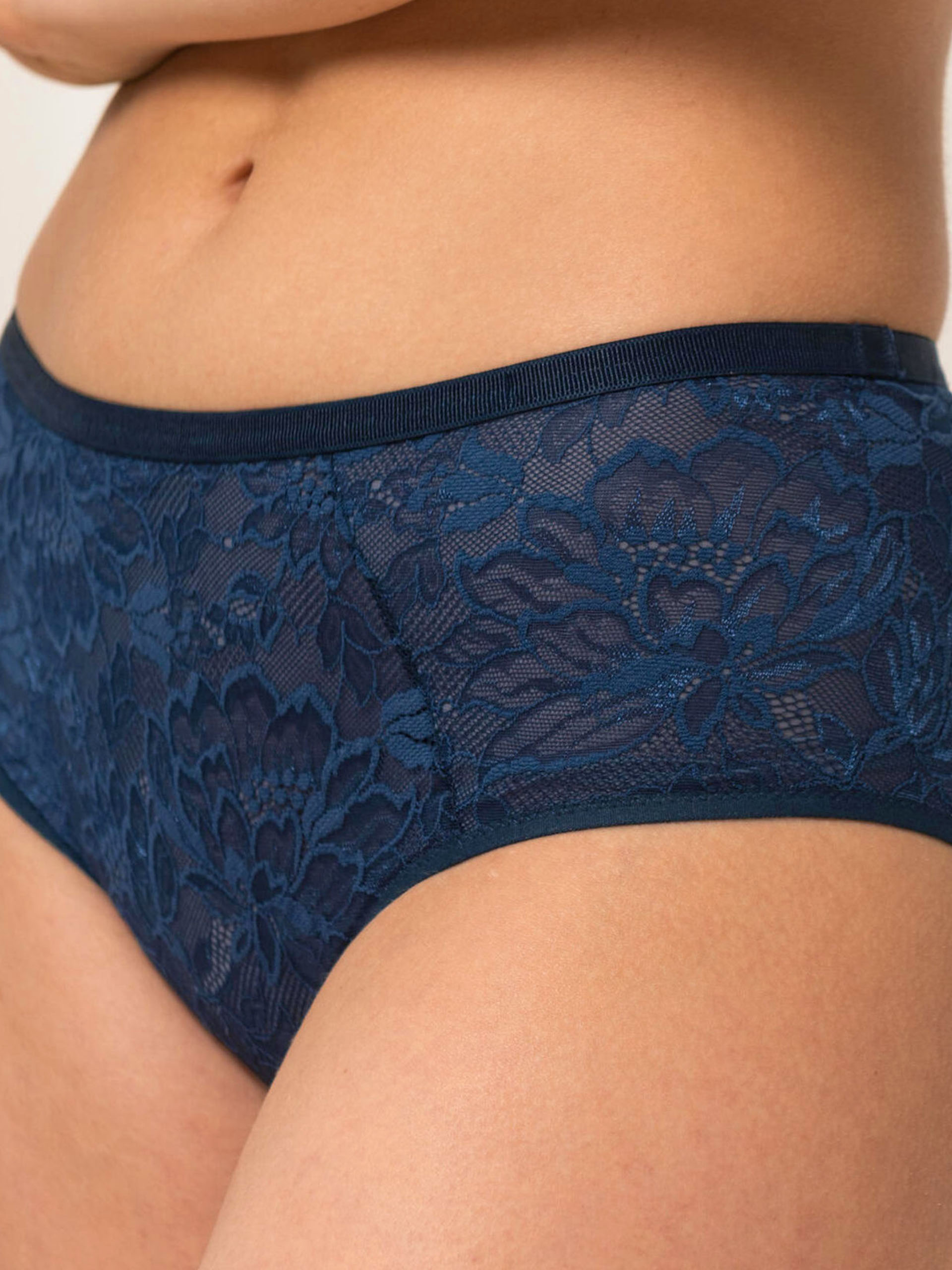 TRIUMPH UNDERWEAR AMOURETTE CHARM MAXI 01