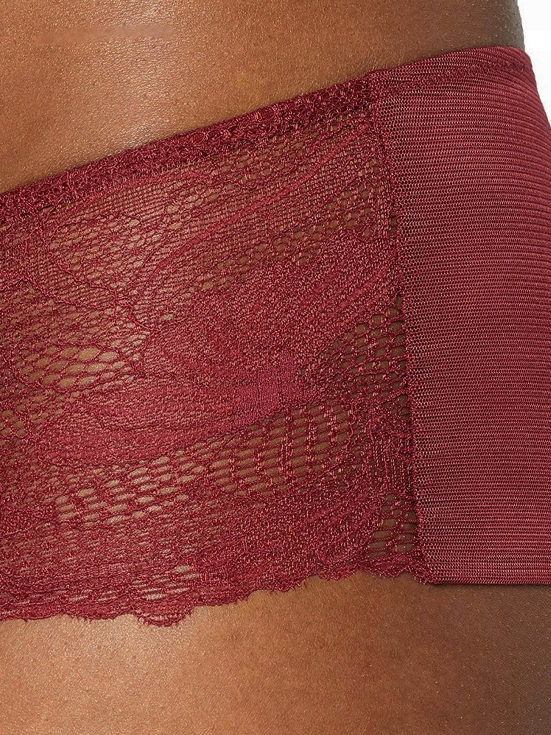 BRAGUITA TRIUMPH LACE SPOTLIGHT BANDEAU BRIEF
