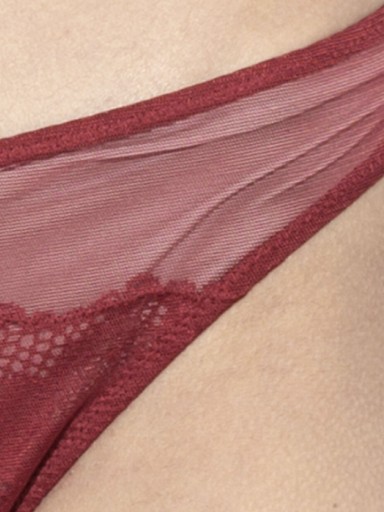 TRIUMPH LACE SPOTLIGHT STRING BRIEFS TRIUMPH LACE SPOTLIGHT STRING BRIEFS