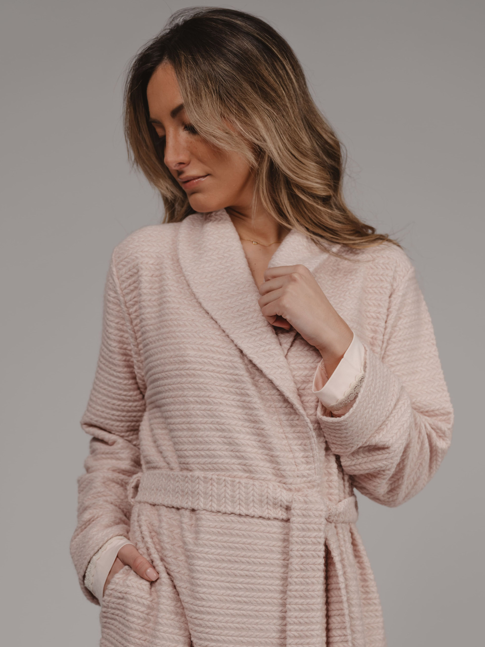 BATA DE MUJER LANGIARTE BY MIRA 9012MW