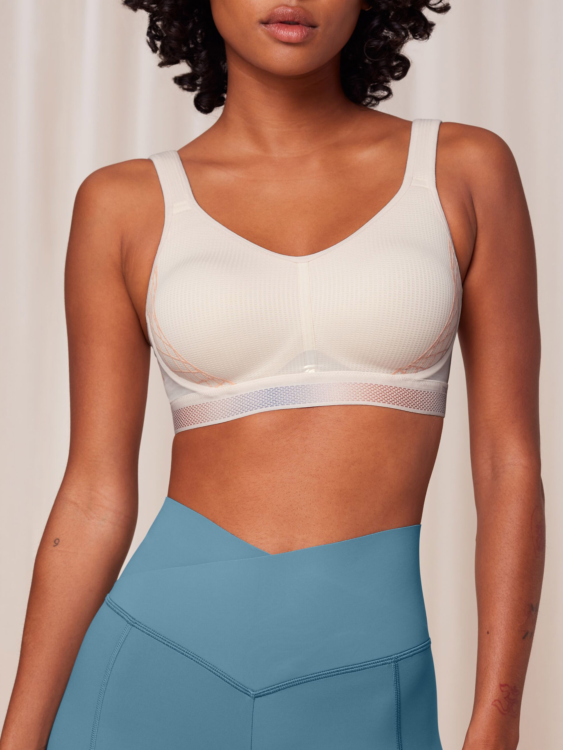 TRIUMPH TRI-ACTION CARDIO FLOW BRA P