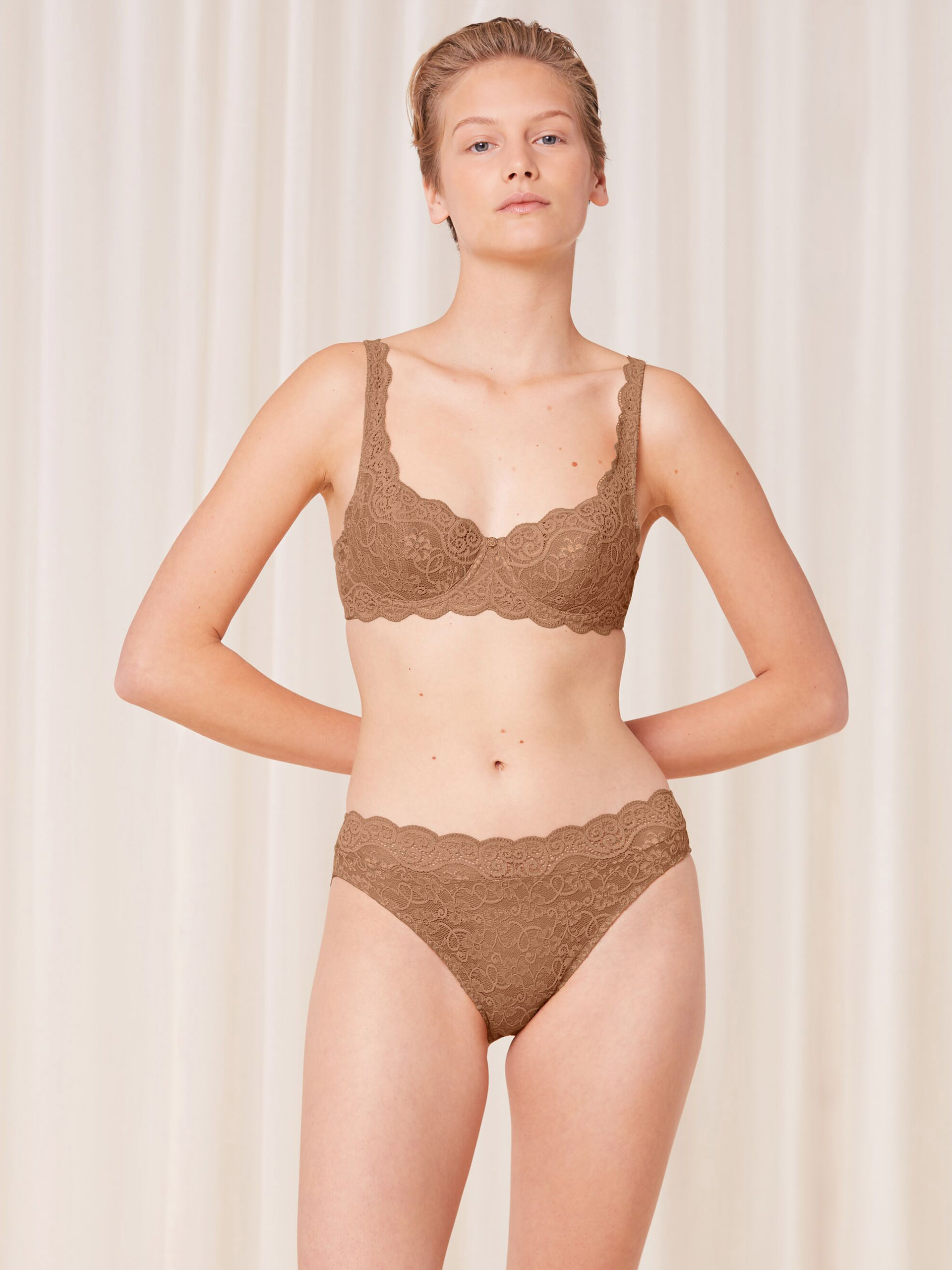 SOUTIEN TRIUMPH AMOURETTE 300 WHP