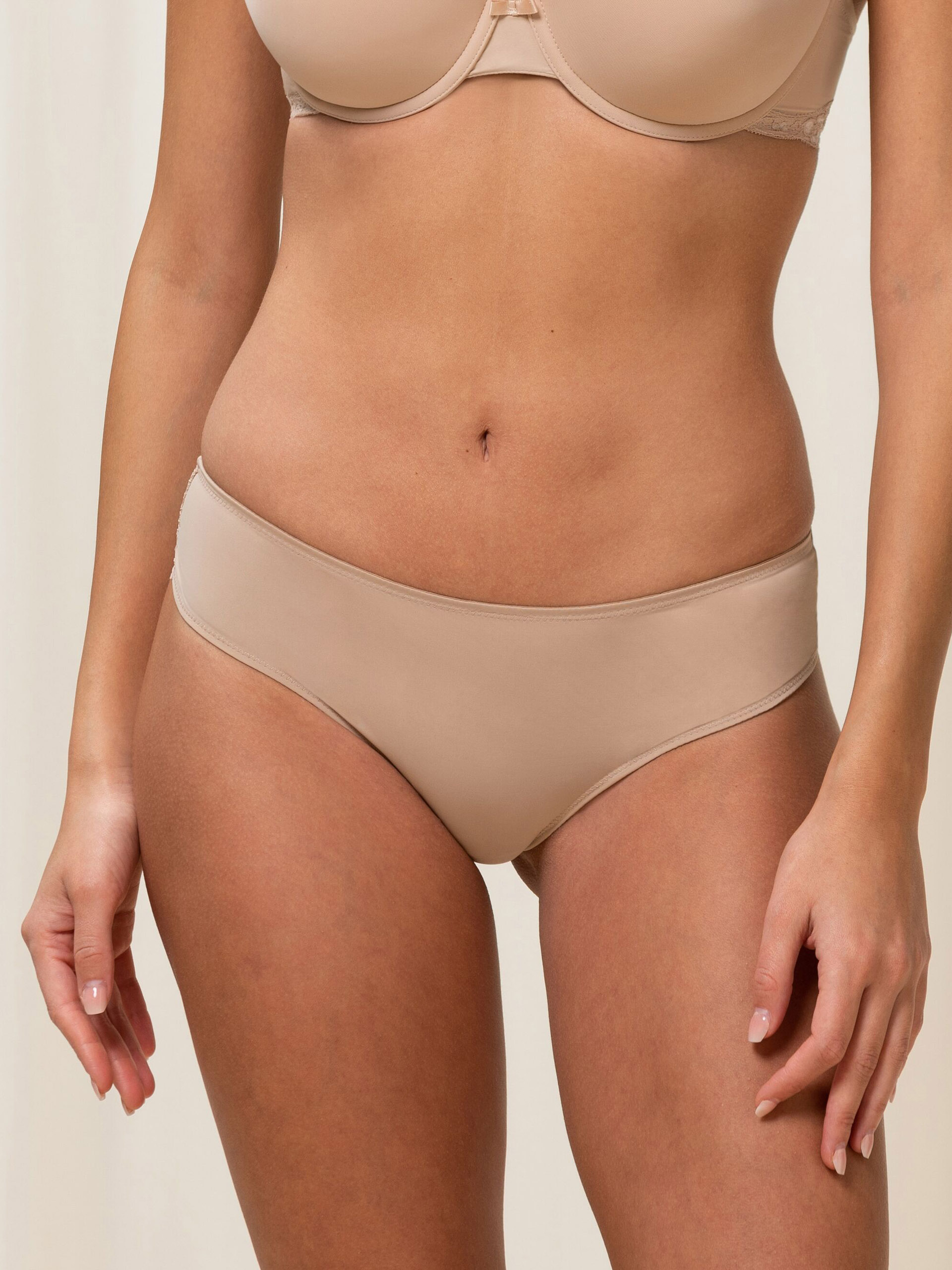 TRIUMPH LOVELY MICRO BRAZILIAN STRING ROPA INTERIOR