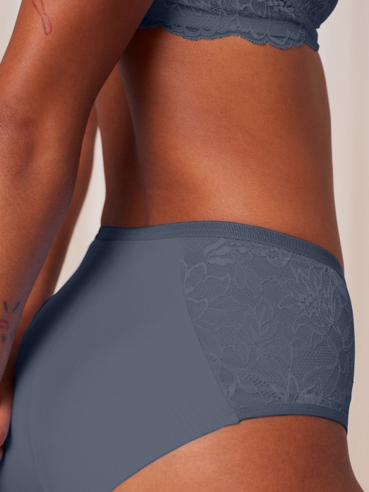 TRIUMPH UNDERWEAR AMOURETTE CHARM T MAXI 02