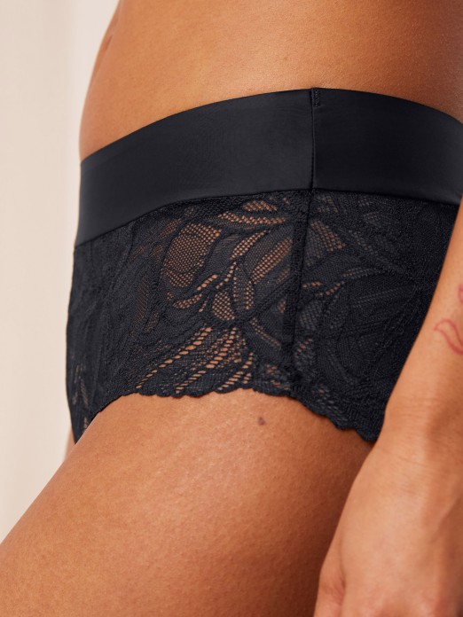 TRIUMPH BODY MAKE-UP ILLUSION LACE SHORTY