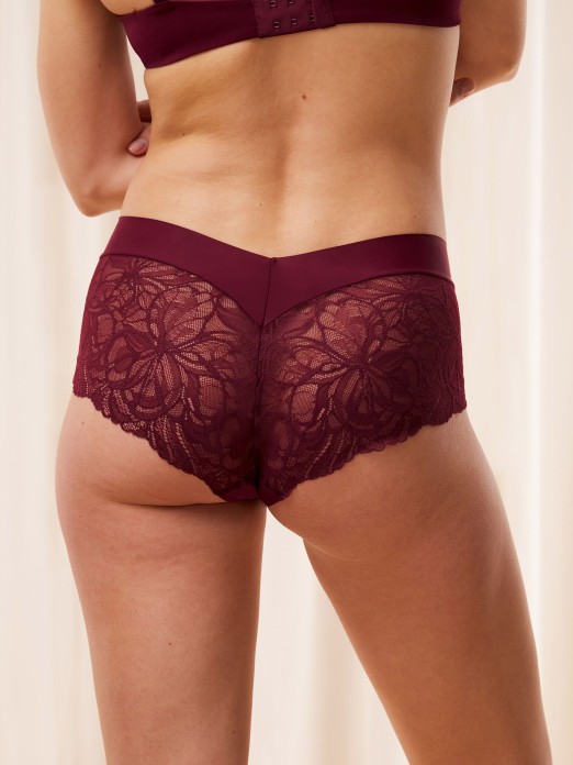 TRIUMPH BODY MAKE-UP ILLUSION LACE SHORTY