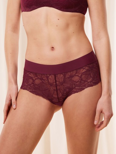 TRIUMPH BODY MAKE-UP ILLUSION LACE SHORTY