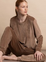 Castanho cinza claro