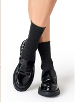 Cinzento muito escuro