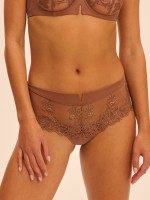 Castanho mdio escuro