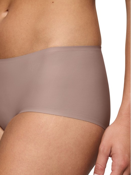 CUECA TRIUMPH BODY MAKE-UP ILLUSION SHORTY