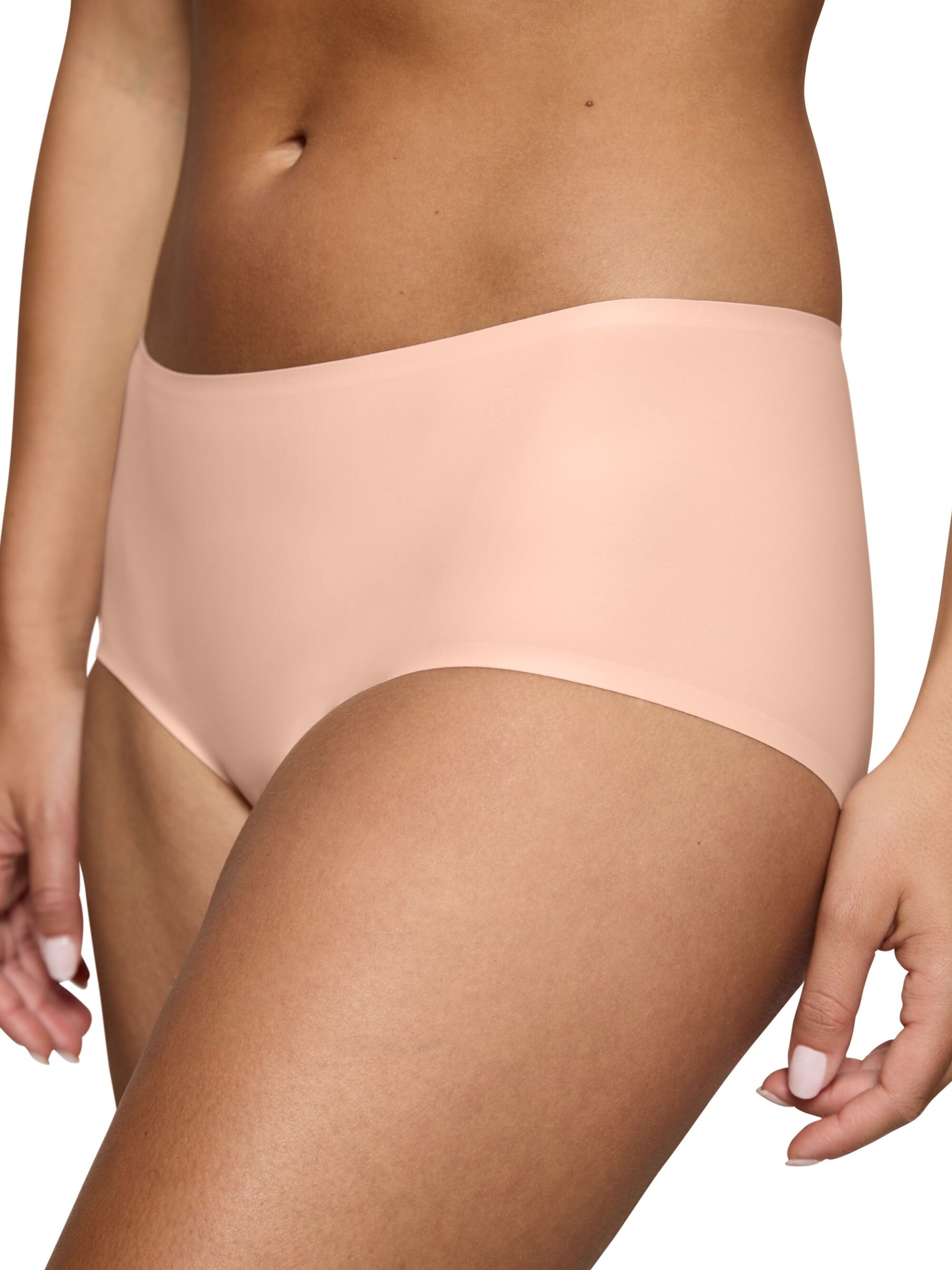 CUECA TRIUMPH BODY MAKE-UP ILLUSION SHORTY
