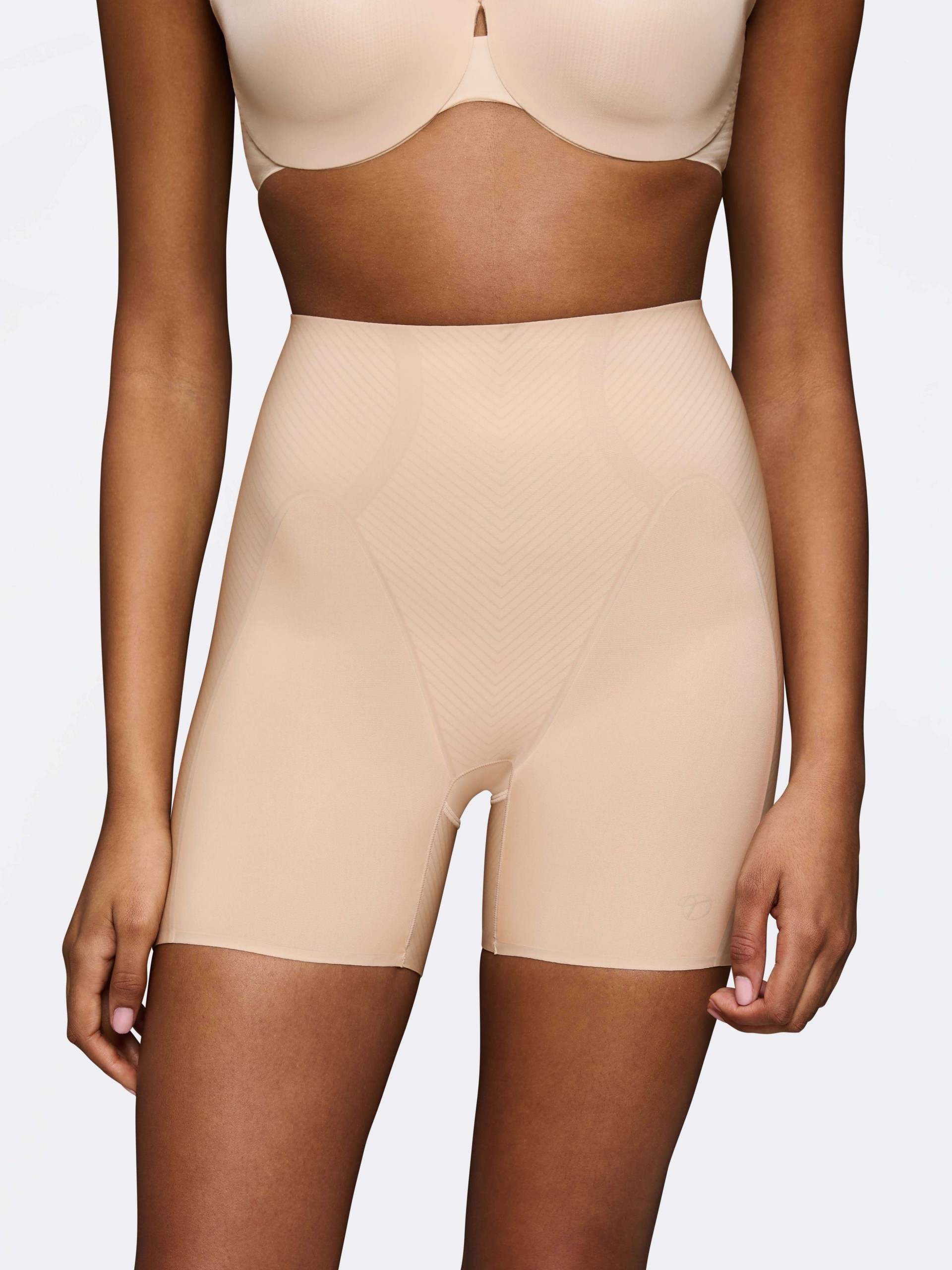 CINTA TRIUMPH BMU ILLUSION CURVE HW SHORT