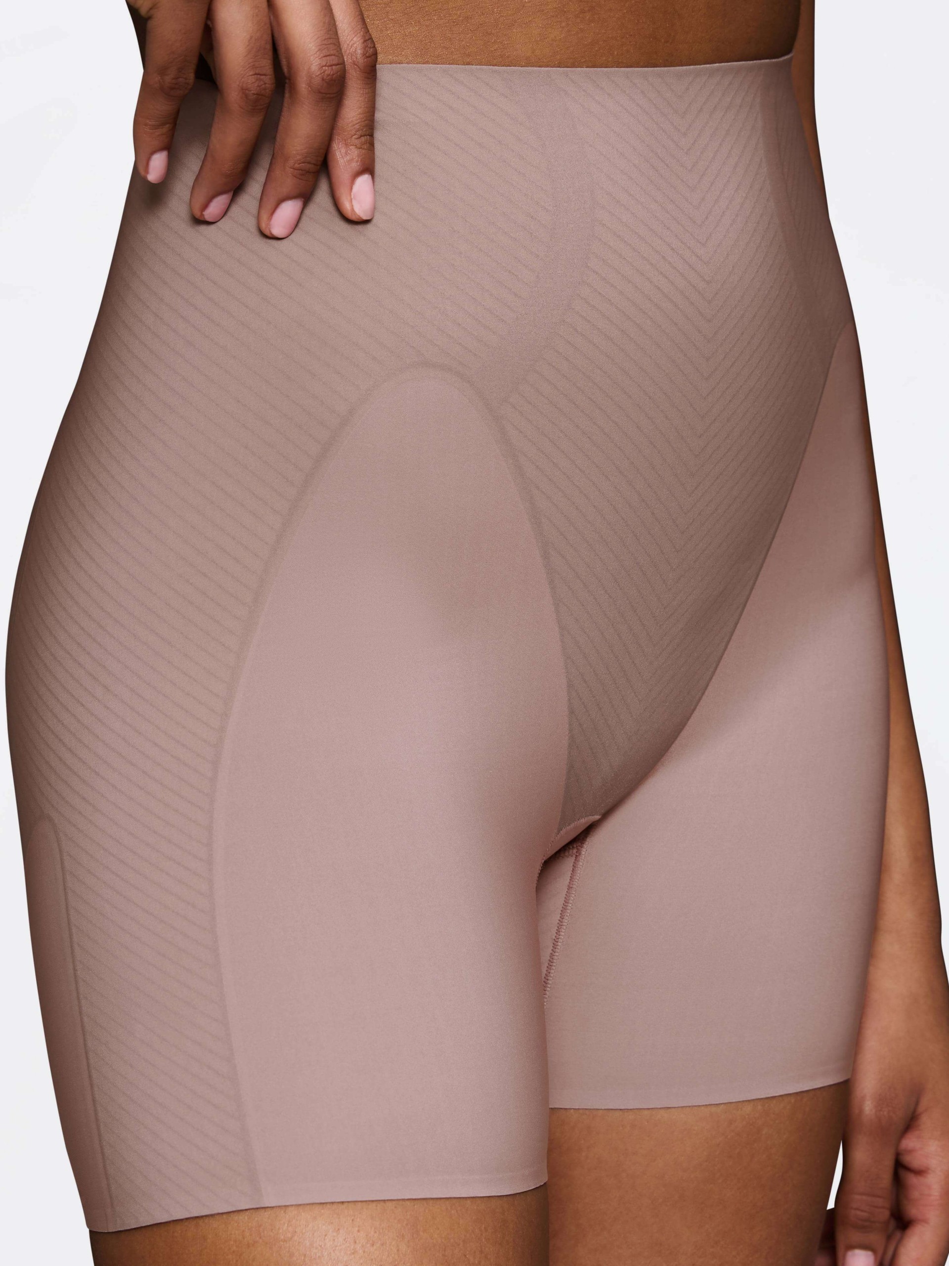 CINTA TRIUMPH BMU ILLUSION CURVE HW SHORT