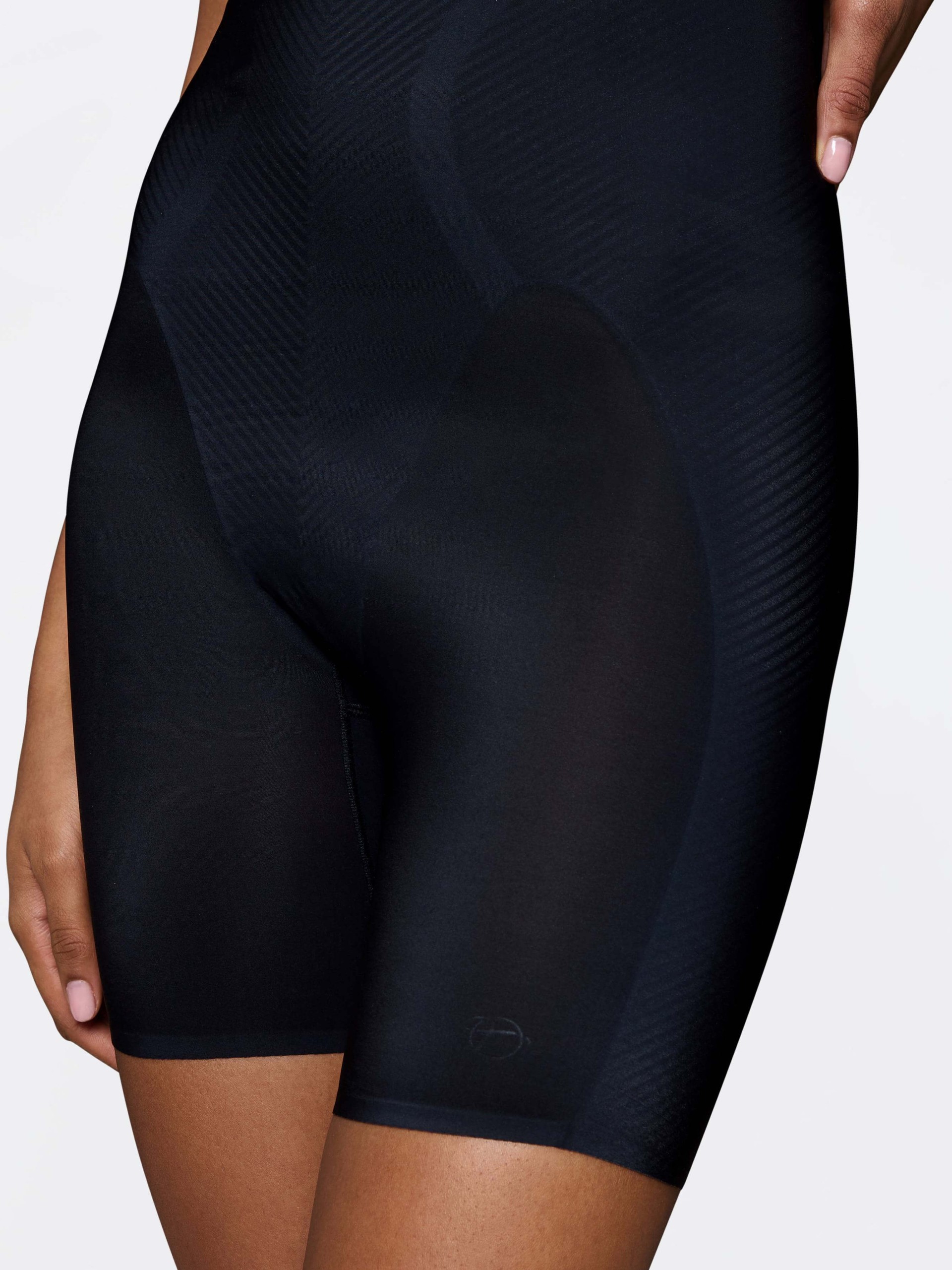 CINTA TRIUMPH BMU ILLUSION CURVE SUPER HW MID-THIGH