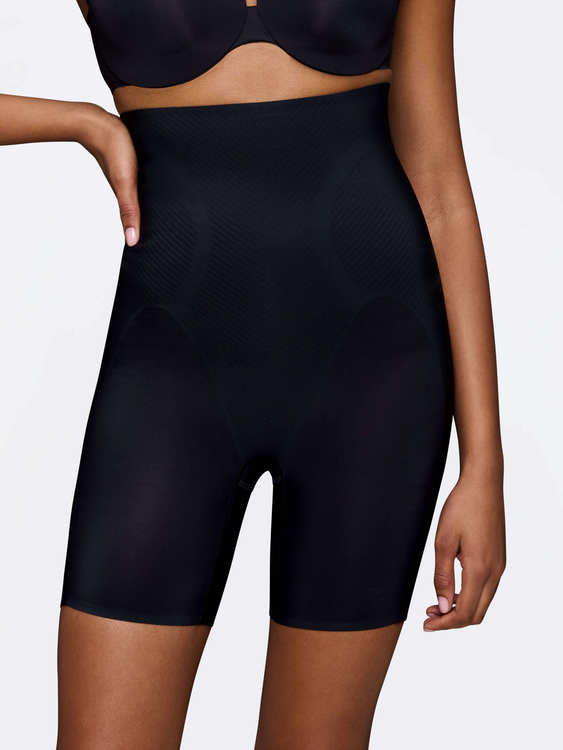 CINTA TRIUMPH BMU ILLUSION CURVE SUPER HW MID-THIGH